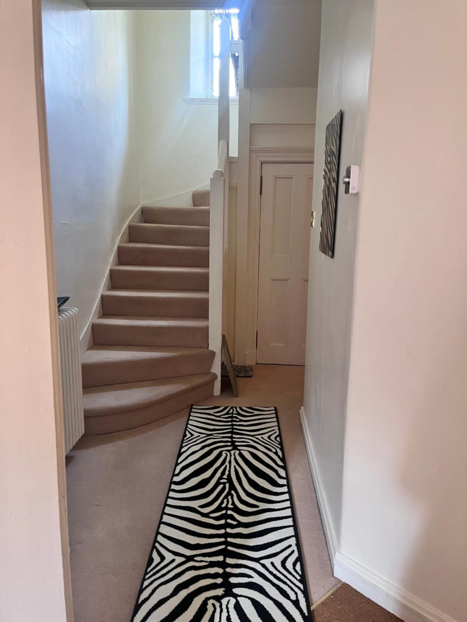 Private Room In Charming Detached House In Newington เอดินบะระ ภายนอก รูปภาพ